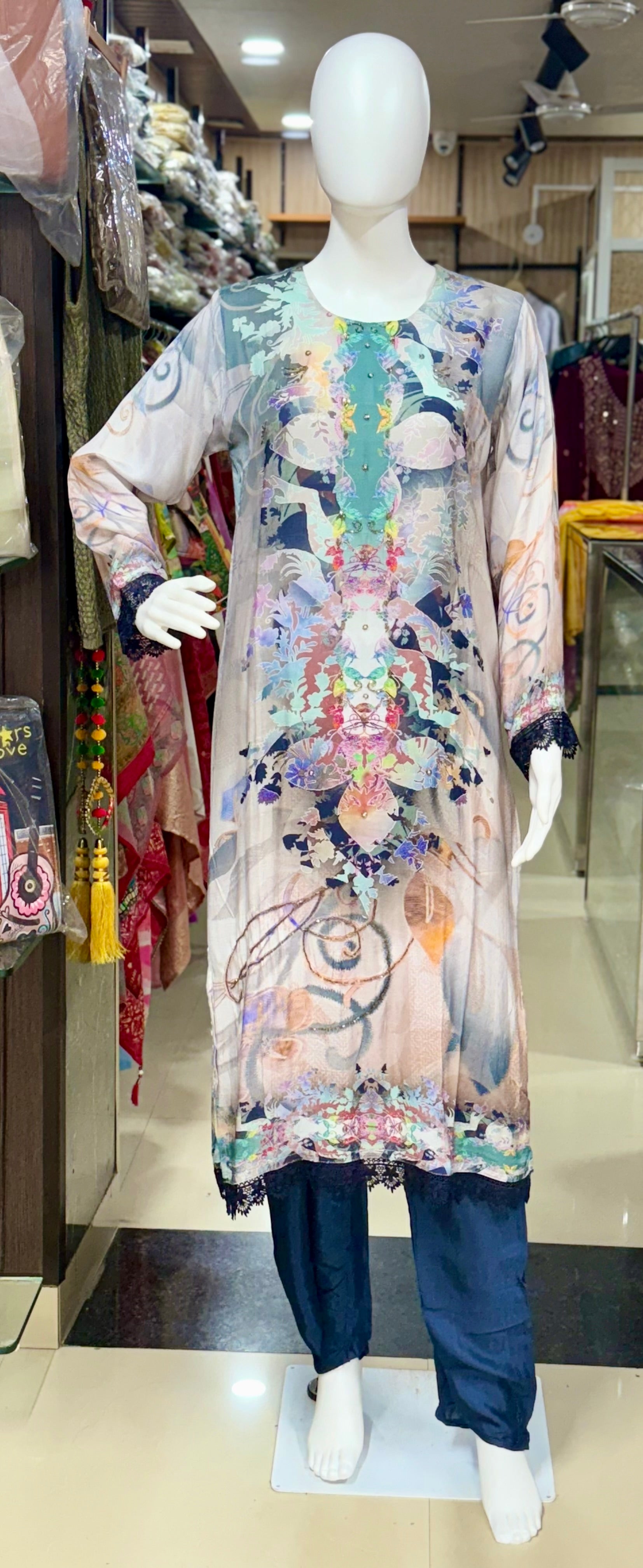 Muslin Party Wear Suit With Beautiful Katdana  And Lace Work