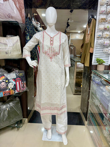 Style With Elegant White Suit In Silk Blend With Sequins And Jacquard Work